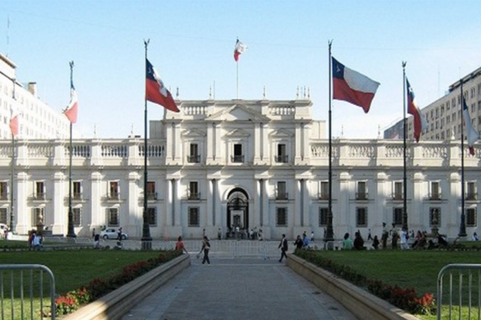 Chile completed its ambassador's mission to Venezuela and hopes to return democratically