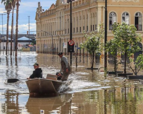 Climate events leave 242 million students without classes in 2024