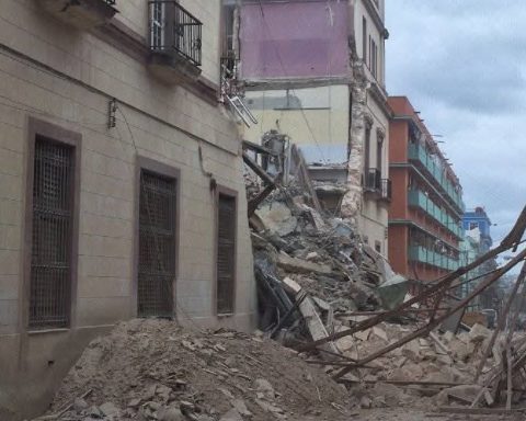 Collapse of part of the headquarters of the Higher Institute of Design leaves four families without access to their homes