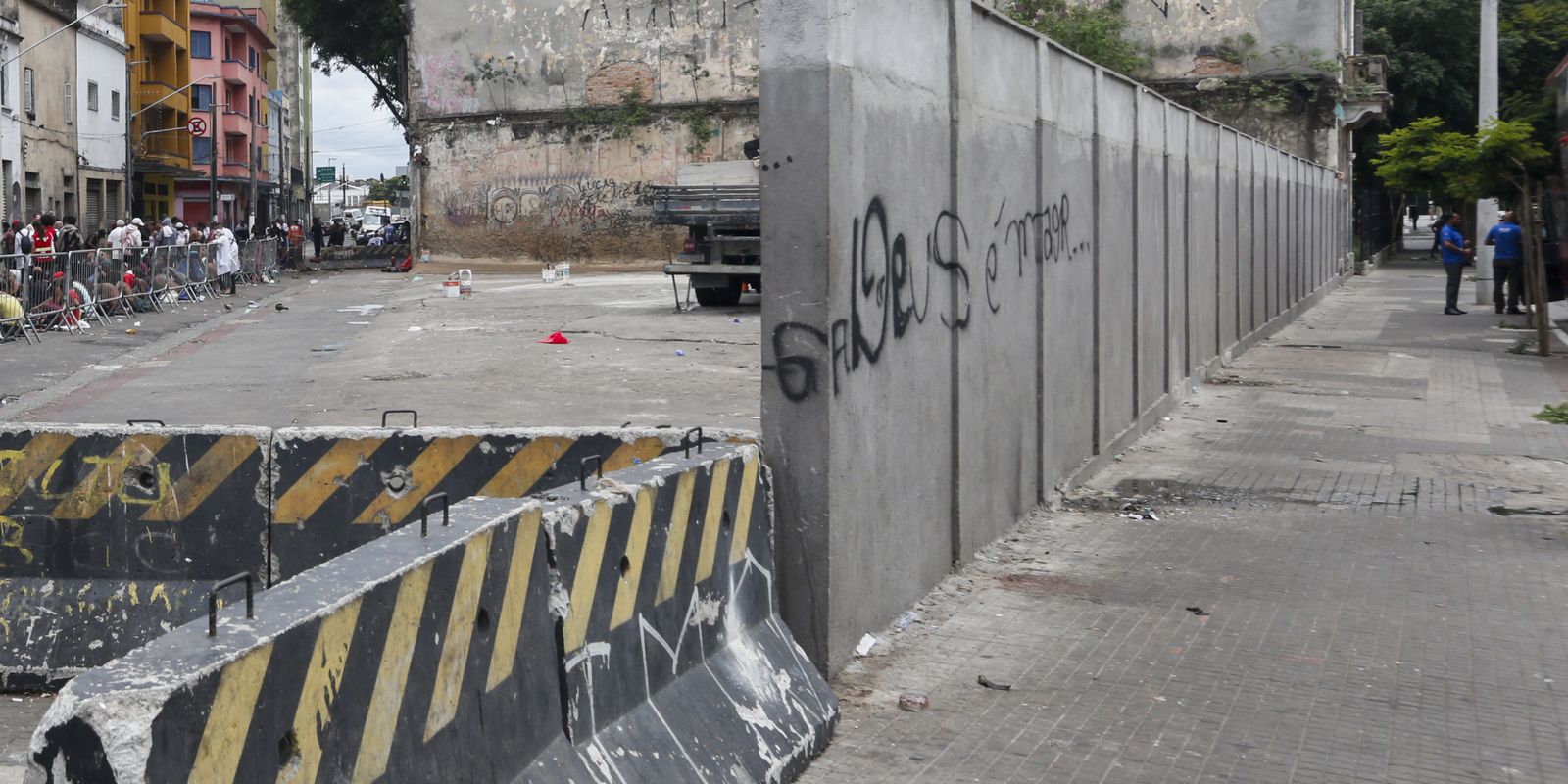 Deadline for mayor to explain wall in Cracolândia ends this Friday