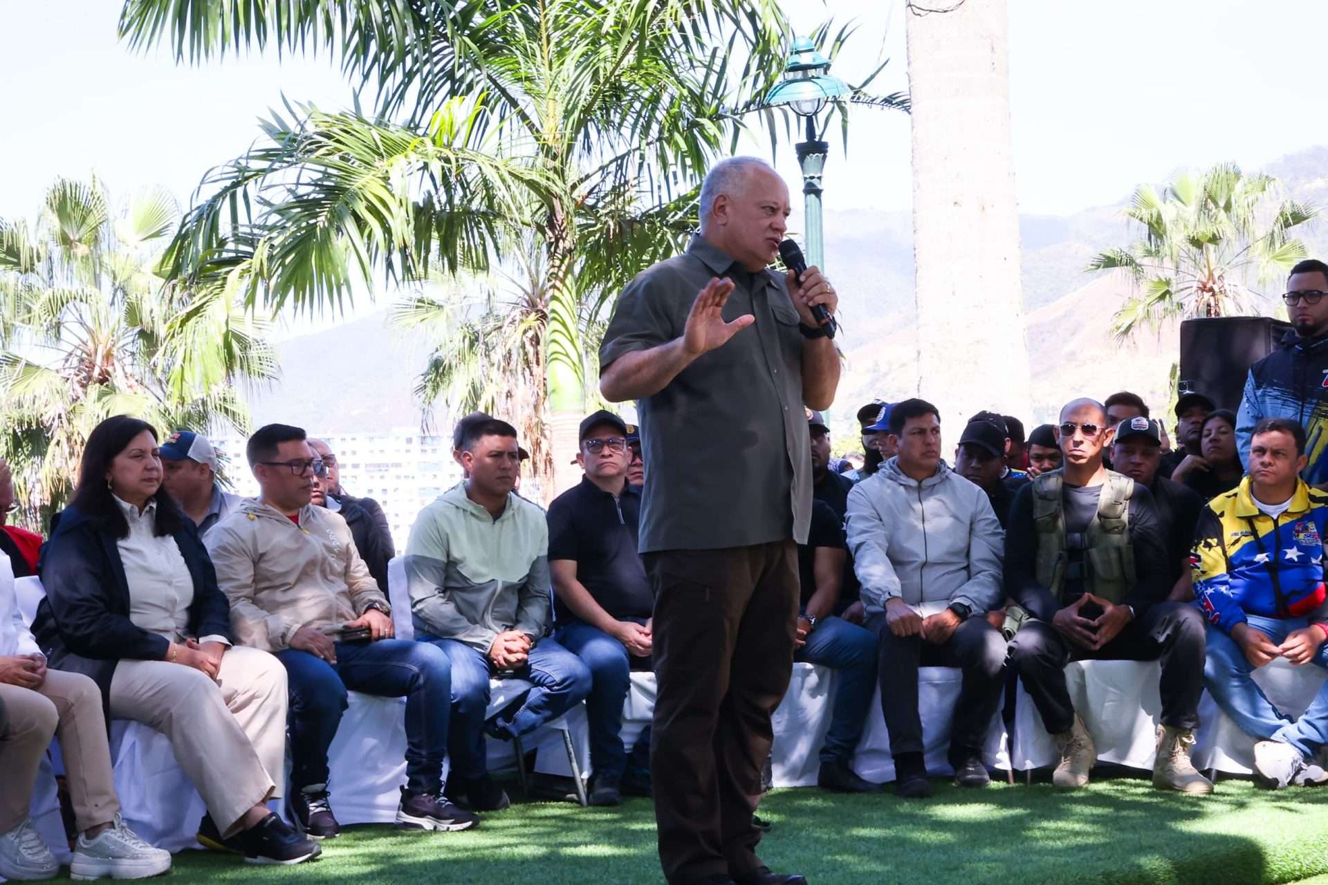 Diosdado Cabello to the people: let's be careful with those calls from the right