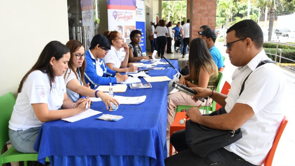 ¿Vives en La Vega y estás desempleado? Esto es para ti