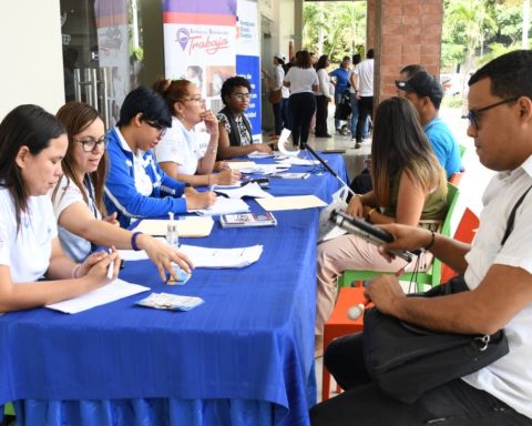 ¿Vives en La Vega y estás desempleado? Esto es para ti