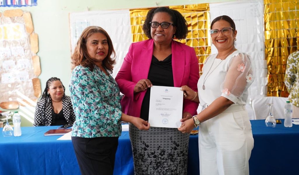 Educación reabre escuela en Boca Chica