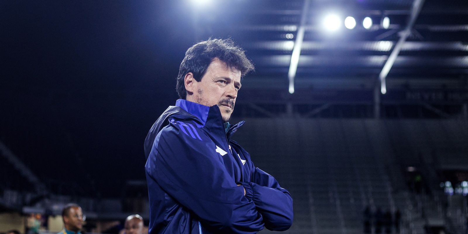 Fernando Diniz is fired from Cruzeiro, after commanding team for 4 months