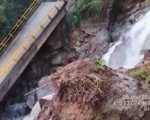 Floods leave more than 2,000 people affected in the municipalities of Cocorná and Granada, Antioquia