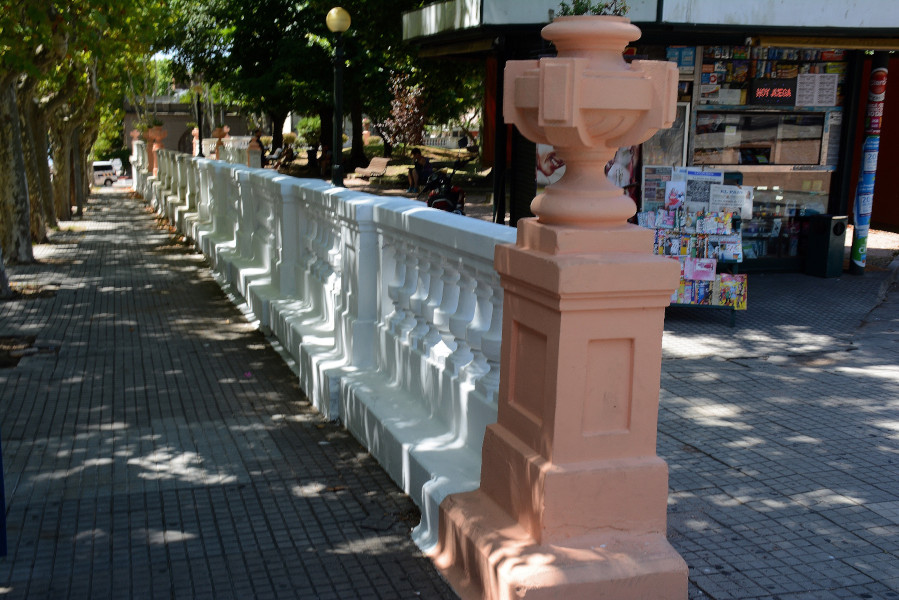 Giving color to the Plaza 25 de Agosto in Colonia