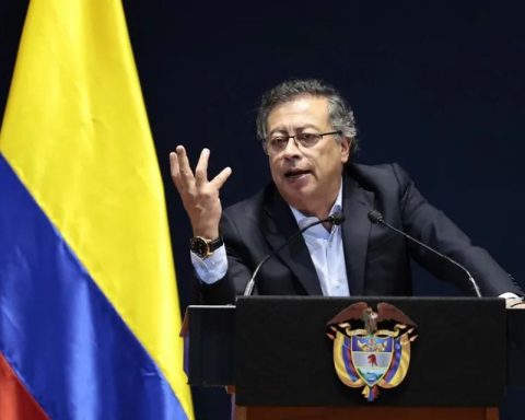 Gustavo Petro, Colombia