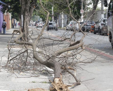 Heavy rain leaves more than 1 million without electricity this afternoon in São Paulo