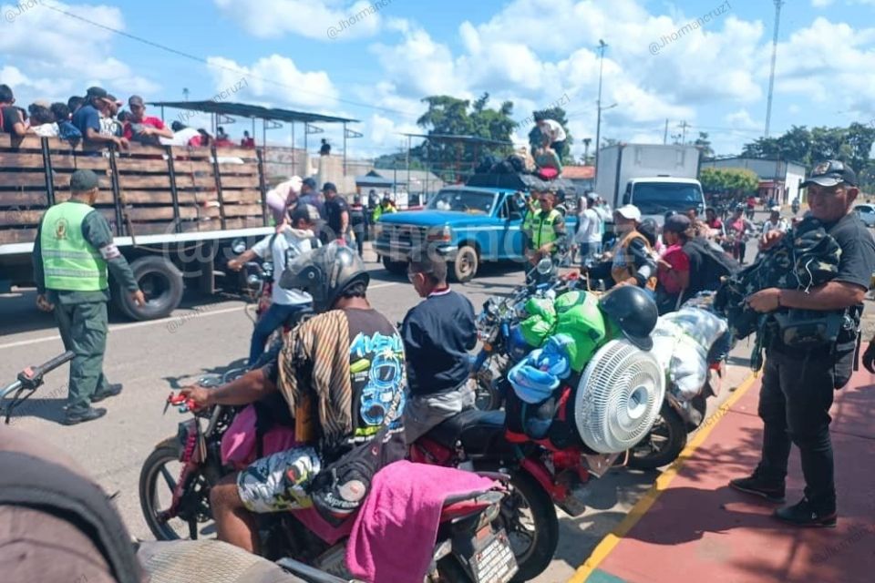 Hundreds of Colombians and Venezuelans are displaced due to violence in Catatumbo