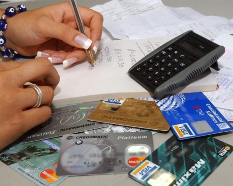 Importers of bank card banking market in three months