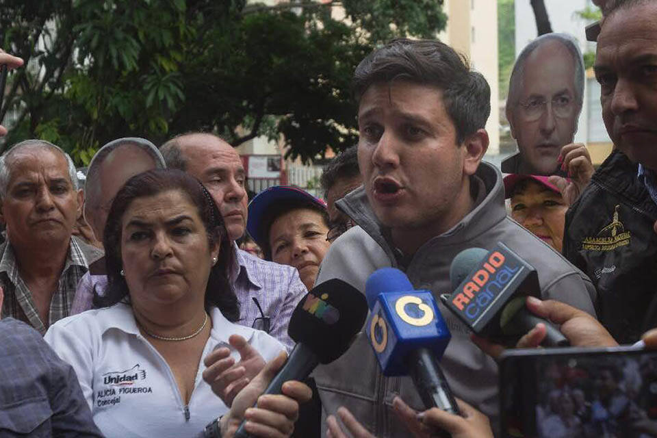 Jesús Armas is denied the right to visits and private defense after more than 40 days in prison