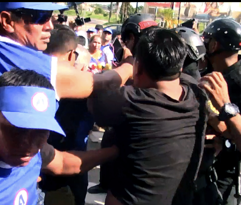 Journalists are attacked during coverage of César Acuña's arrival in Iquitos