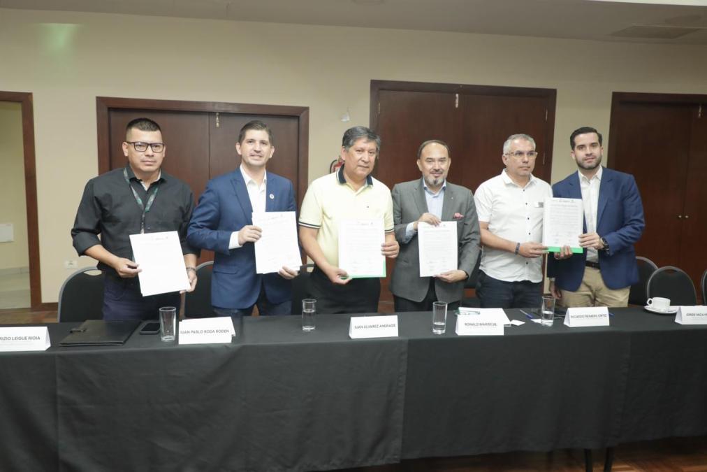 La Cainco and Chancay sign agreement for business and tourism development