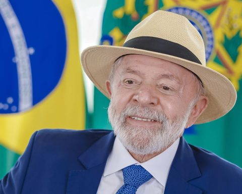 Lula should travel to Russia in May