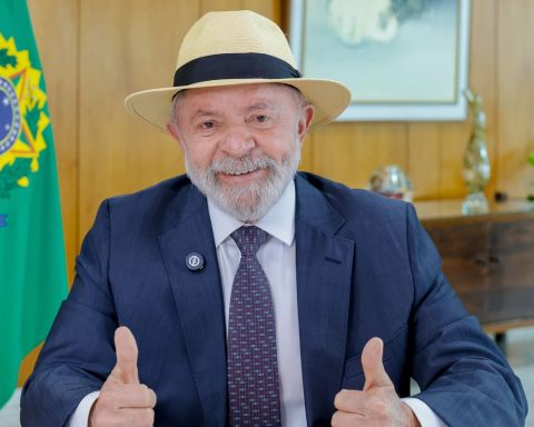 Lula undergoes head imaging tests and is cleared to travel