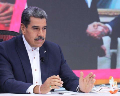 Maduro: opposition has all the guarantees to organize and carry out electoral politics