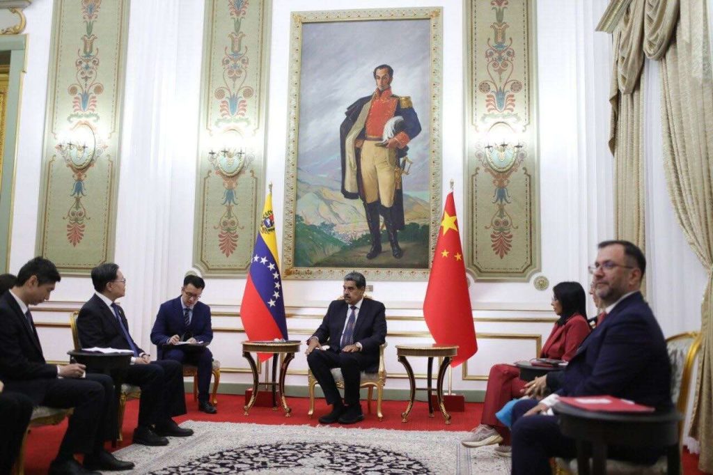 Maduro receives Xi Jinping's special envoy in Miraflores