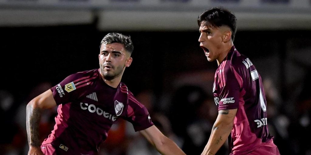 Matías Rojas saves River Plate on the bell