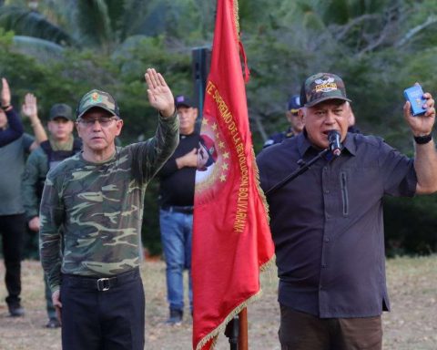 Minister Cabello swore in revolutionary combatants in Yaracuy