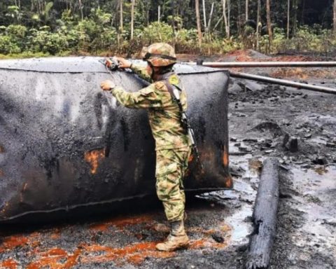 National Army seized Oil that had been stolen by the ELN in Catatumbo