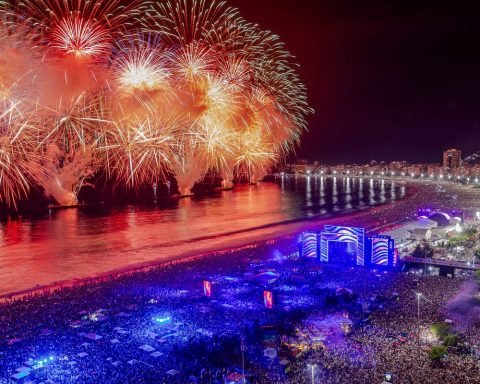 New Year's Eve in Rio has more than 5 million people in various areas