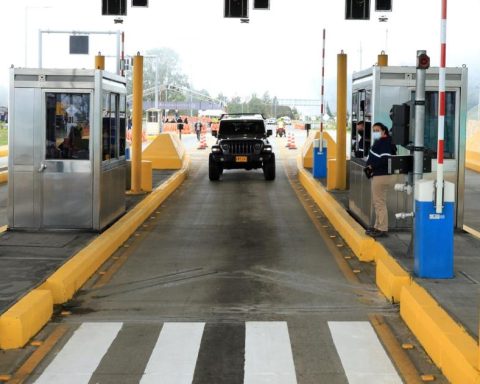 New blow to Colombians' pockets: increase in toll prices came into effect