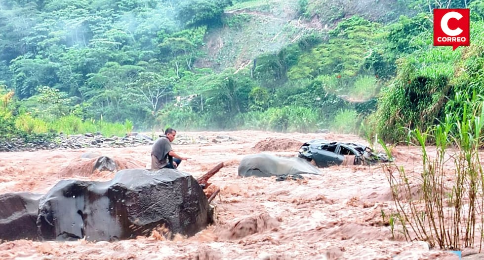 Oxapampa: Vehicle is swept away by huaico and driver is miraculously saved