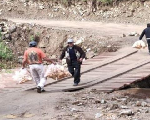 Pasco: Chalapucro Bridge on the brink of collapse and thousands of families fear the worst