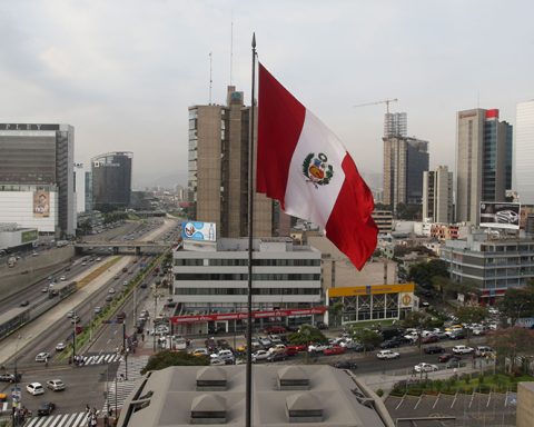 Peruvian bonds are emerging as an outstanding investment alternative for 2025