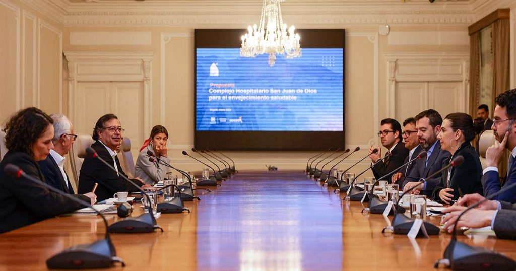 Petro and Galán met to address key issues for Bogotá