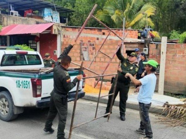 Police and a teacher fulfilled the father's dream of having a decent home for him and his small children