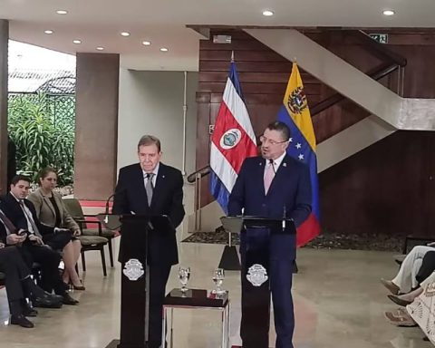 President of Costa Rica receives Edmundo González: “They have the support of democracies”