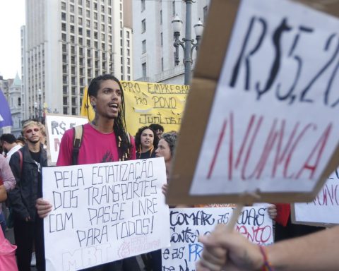 Protesters protest against the increase in municipal tickets in SP