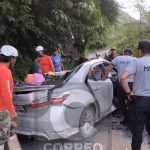 Rock falls on unit and leaves people injured on the Pozuzo highway - Codo del Pozuzo