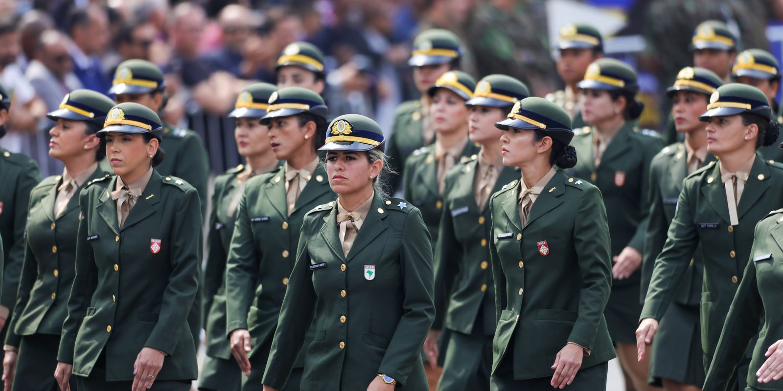 Seven thousand women enlist in military service in 2 days