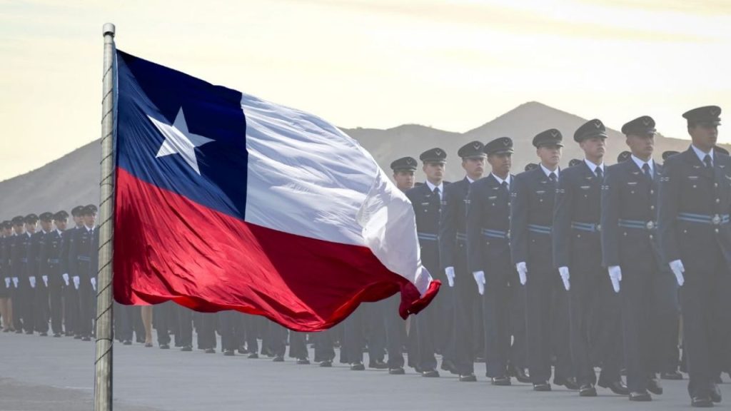 Take a seat before finding out how much an Officer of the Armed Forces in Chile earns in his first year