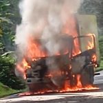 The ELN burned a food truck and vandalized other vehicles on the Pereira - Quibdó road