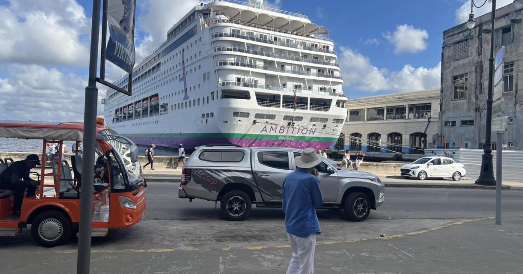 The return of European cruises to Cuba coincides with the tourism debacle