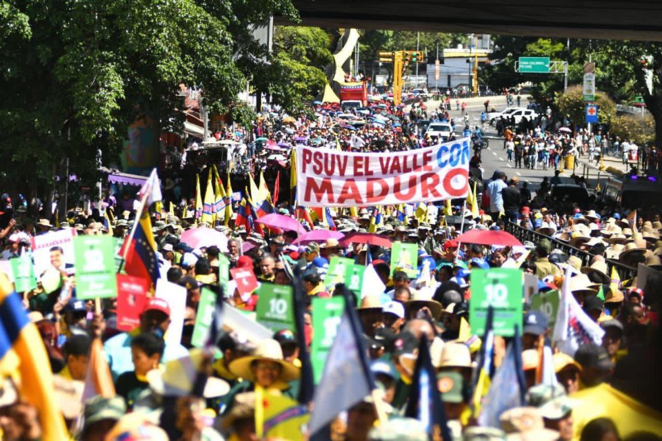 The ruling party mobilized this #9Jan in Caracas to support Maduro