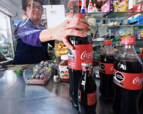 The tax on gasoline, tobacco and soft drinks rises 4.3% by 2025