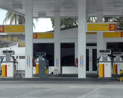 Creen sería inevitable ajuste de precios de los combustibles