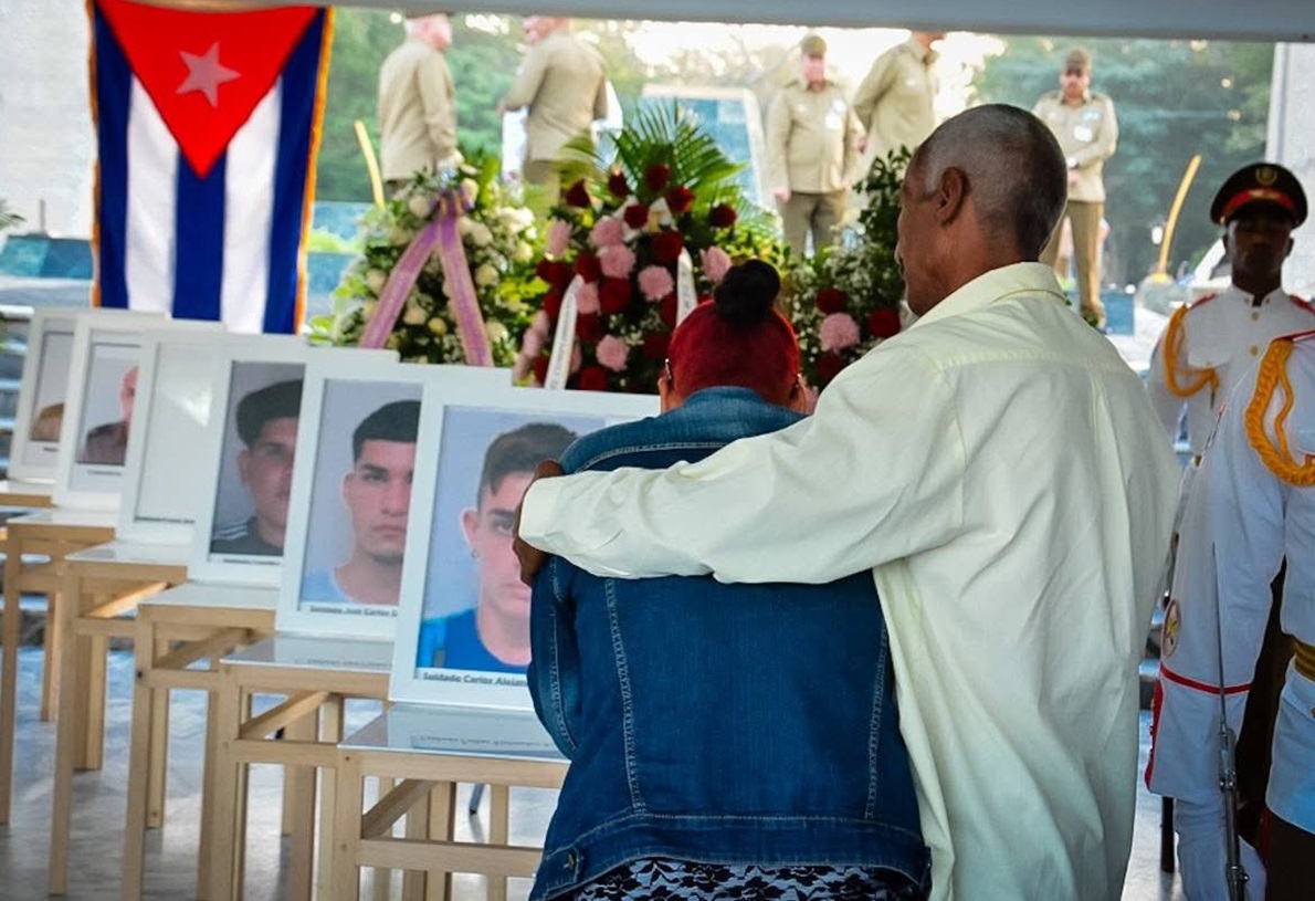 They pay tribute in Holguín to the 13 soldiers killed by explosions in an arsenal