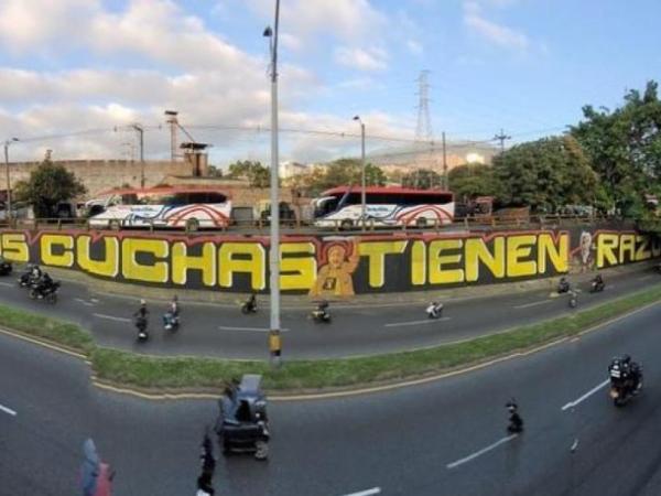 They vandalize the mural 'Las cuchas are right' that was replicated in Bogotá