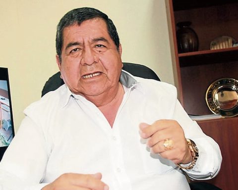 Today they define the resignation of the rector of the National University of Piura