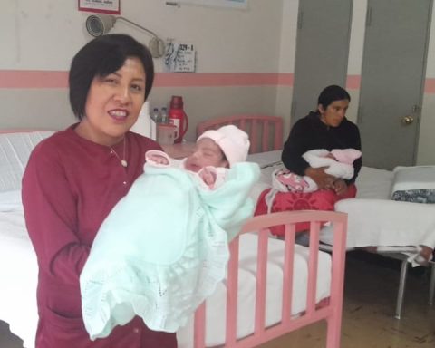 Two first-born daughters of first-time parents are born on January 1 in Tarma