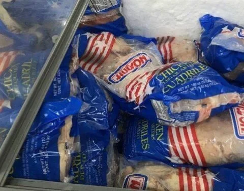 Paquetes de pollo importados por Cuba desde EE.UU.