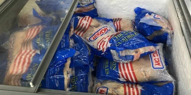 Paquetes de pollo importados por Cuba desde EE.UU.