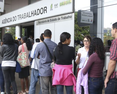 Unemployment insurance ceiling rises to R$2,424.11 after adjustment