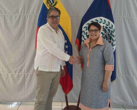 Venezuela presents the 7 Transformations Plan to Belize